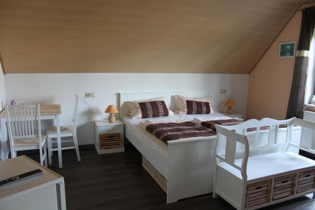 Hotel Krone Kappel Rum bild