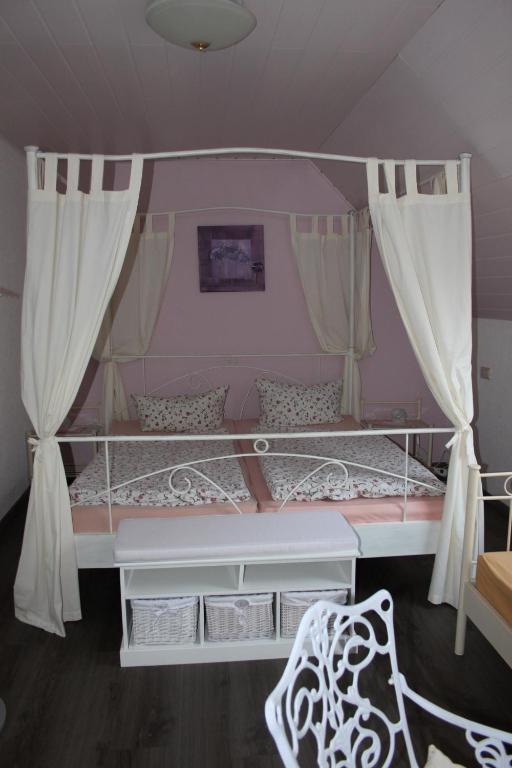 Hotel Krone Kappel Rum bild